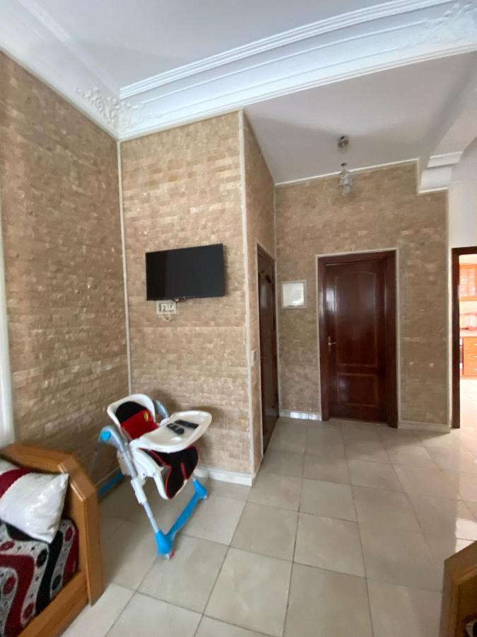 Appartement Martil 3 Chambres Proche De Centre Ville 5Mn A Pied Et La Plage 10Mn A Pied Et 10Mn De Aeroport Tetouan En Voiture Exterior foto