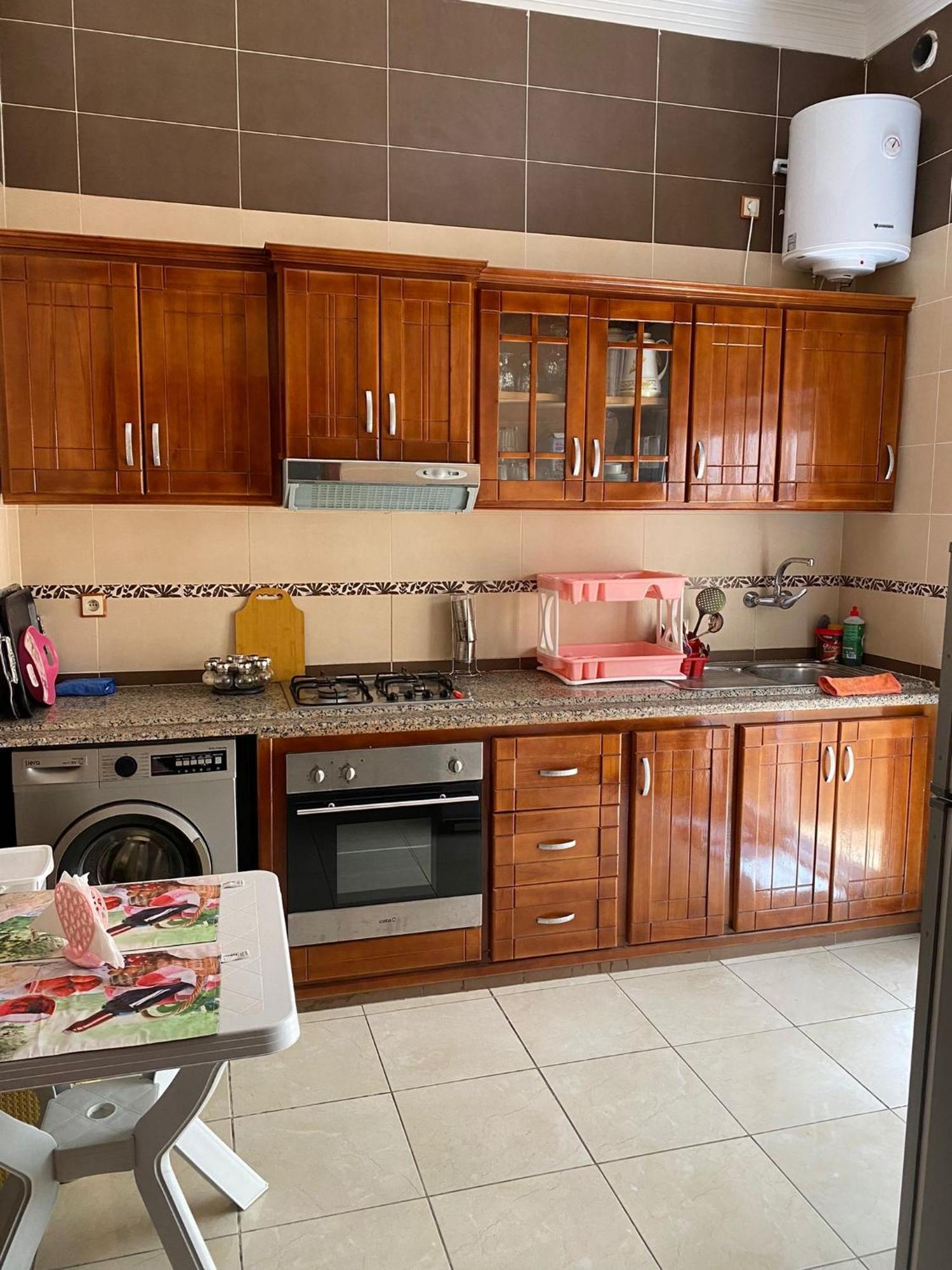 Appartement Martil 3 Chambres Proche De Centre Ville 5Mn A Pied Et La Plage 10Mn A Pied Et 10Mn De Aeroport Tetouan En Voiture Exterior foto